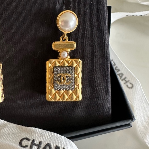 CHANEL EARRINGS - Picture 6 of 6